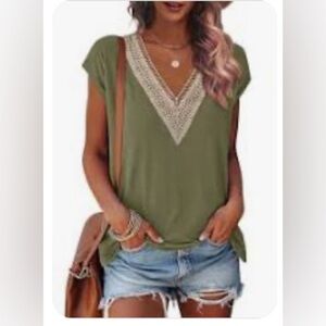 S+L Casual oversized Daily T Shirt with white embroidered detail. green Laced